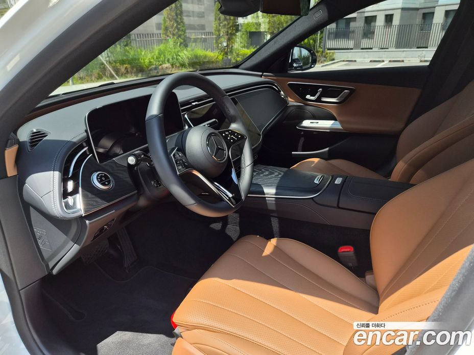 Mercedes-Benz E-Class W214 фото 15