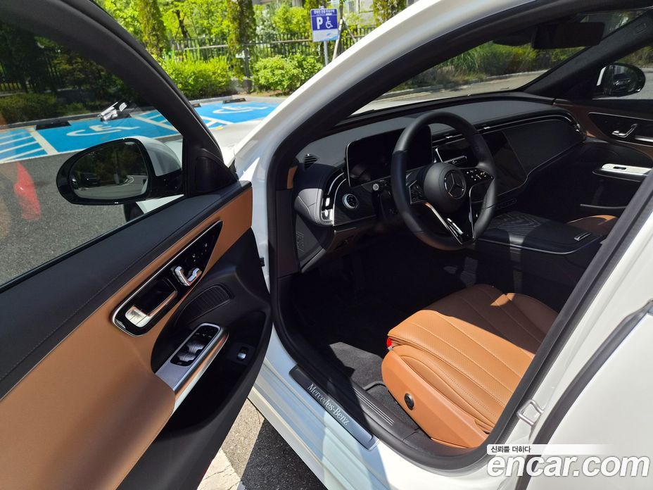 Mercedes-Benz E-Class W214 фото 16