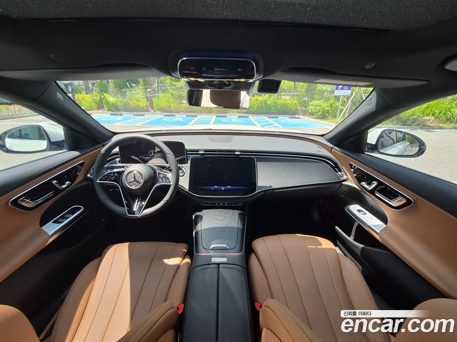 Mercedes-Benz E-Class W214 фото 18