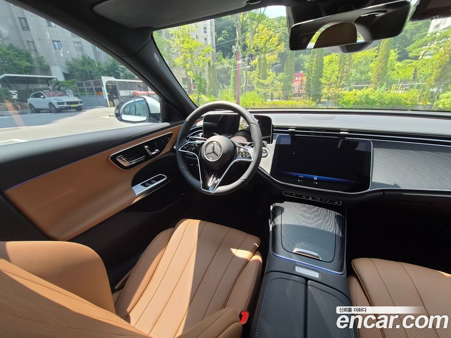 Mercedes-Benz E-Class W214 фото 19