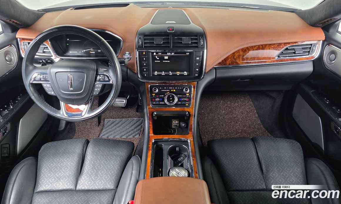 Lincoln Continental 10th Gen фото 6