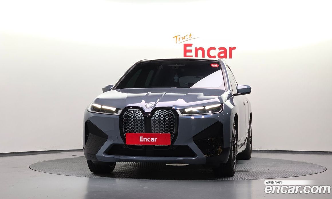 BMW iX фото 3
