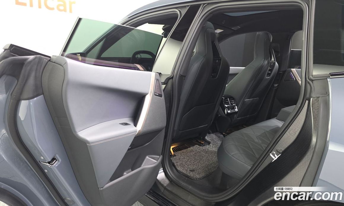 BMW iX фото 26