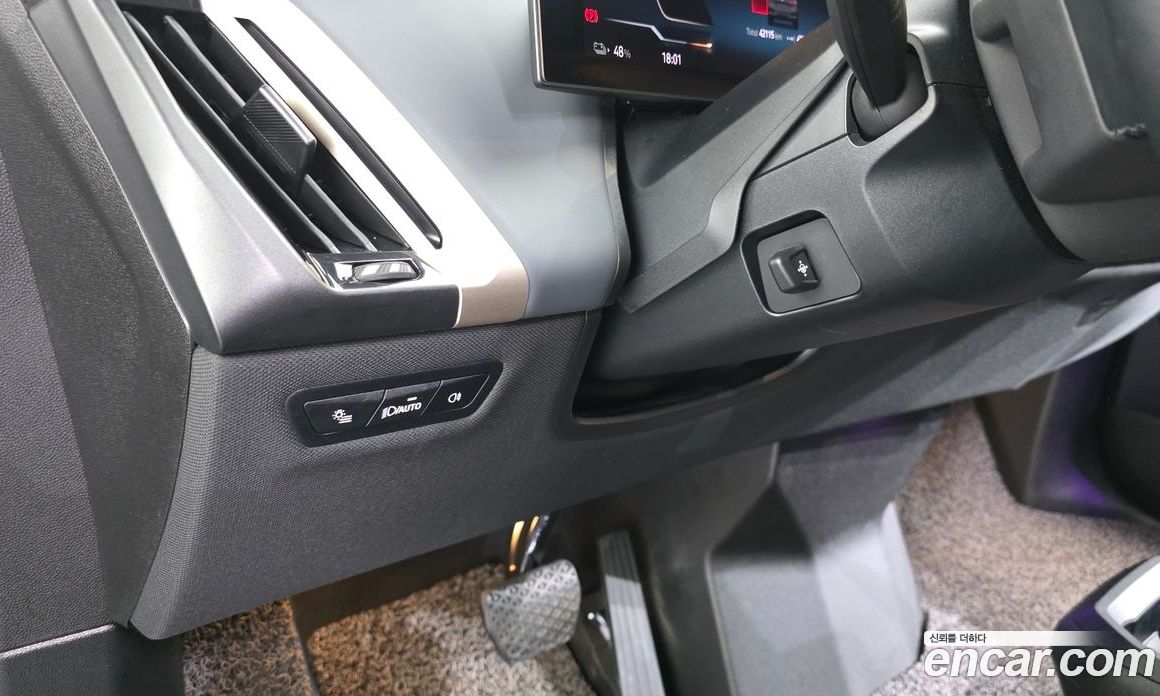 BMW iX фото 31