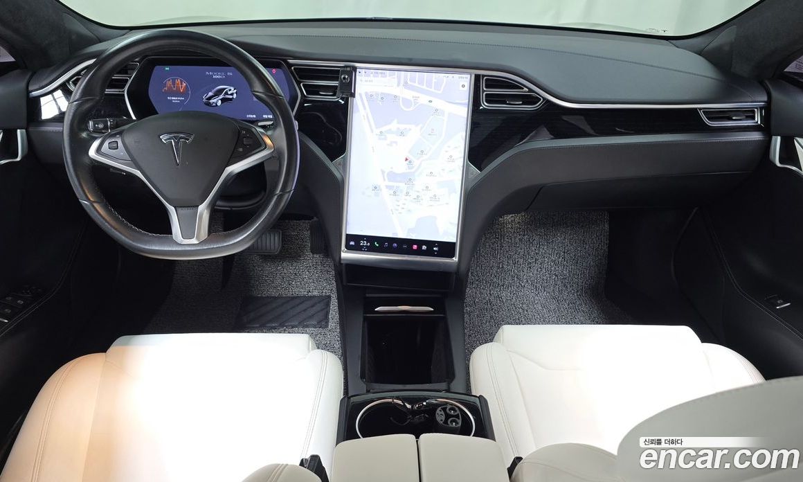 Tesla Model S фото 7