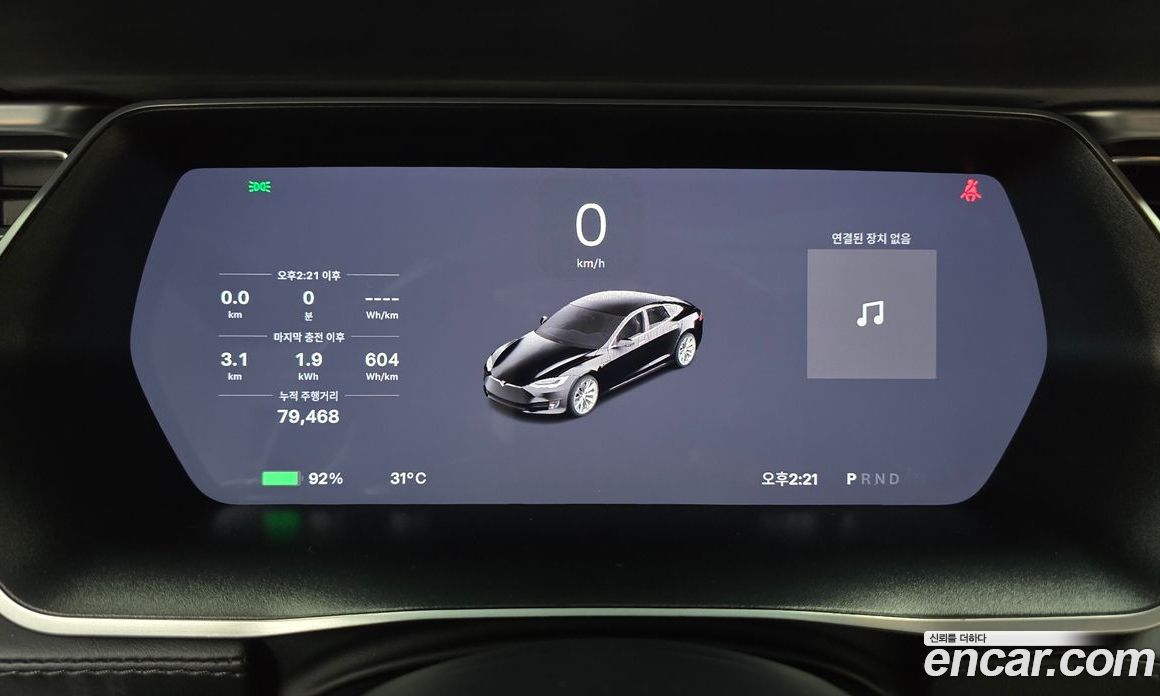 Tesla Model S фото 8