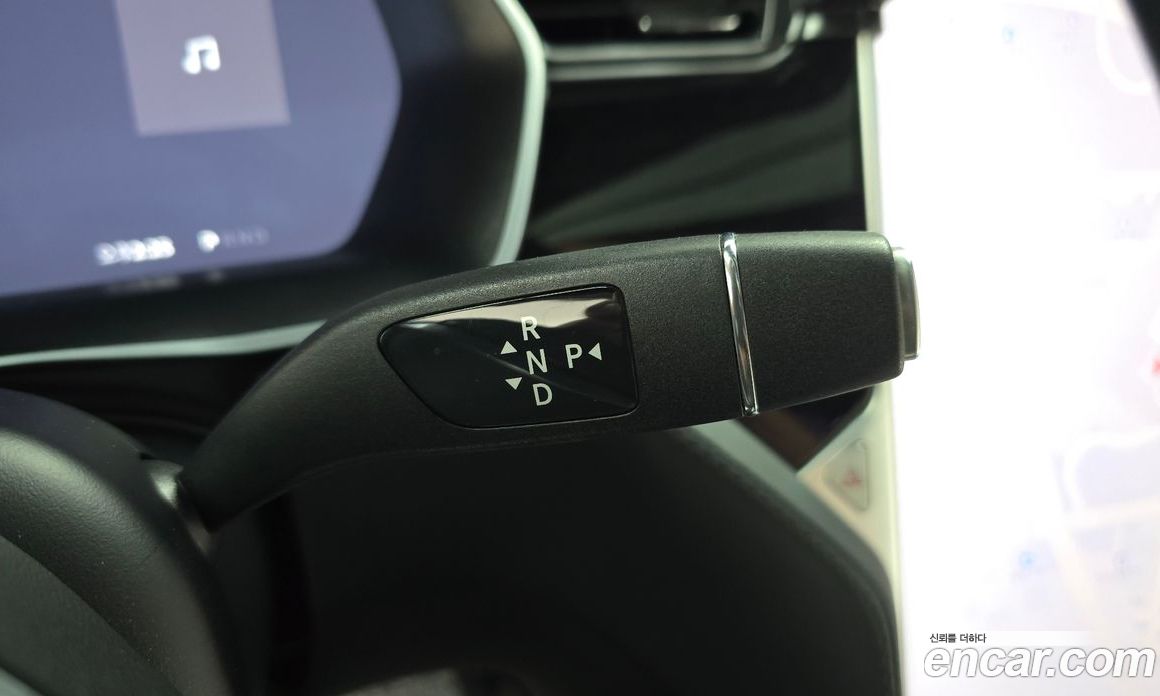Tesla Model S фото 9