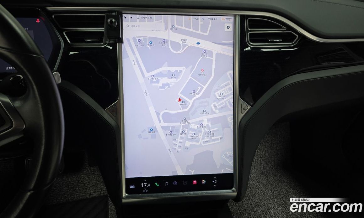 Tesla Model S фото 13