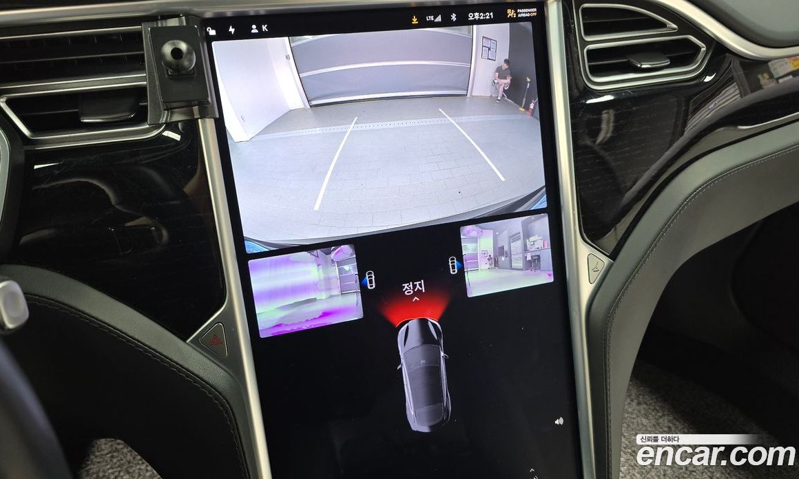 Tesla Model S фото 14