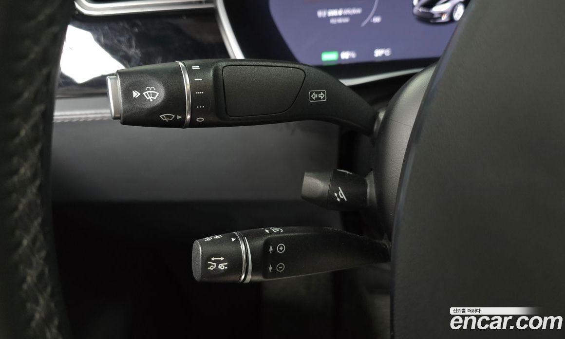 Tesla Model S фото 27