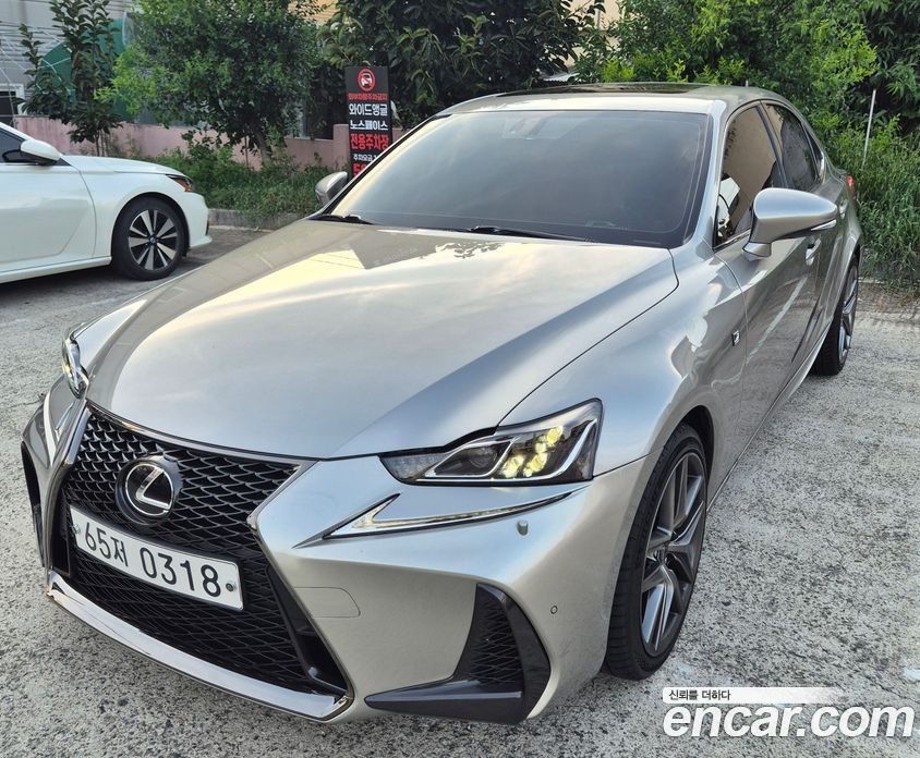 Lexus IS200t