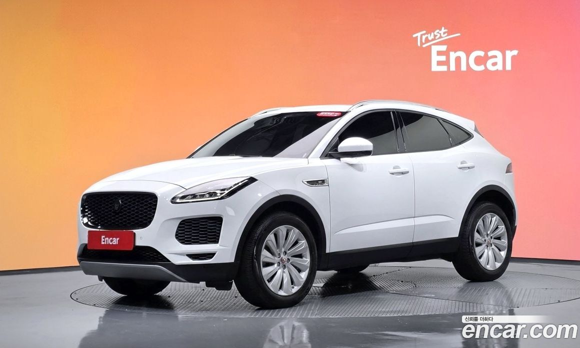 Jaguar E-PACE фото 21