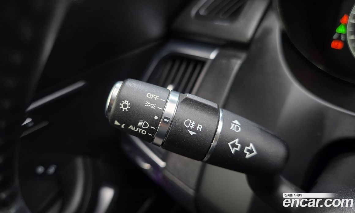 Jaguar E-PACE фото 29