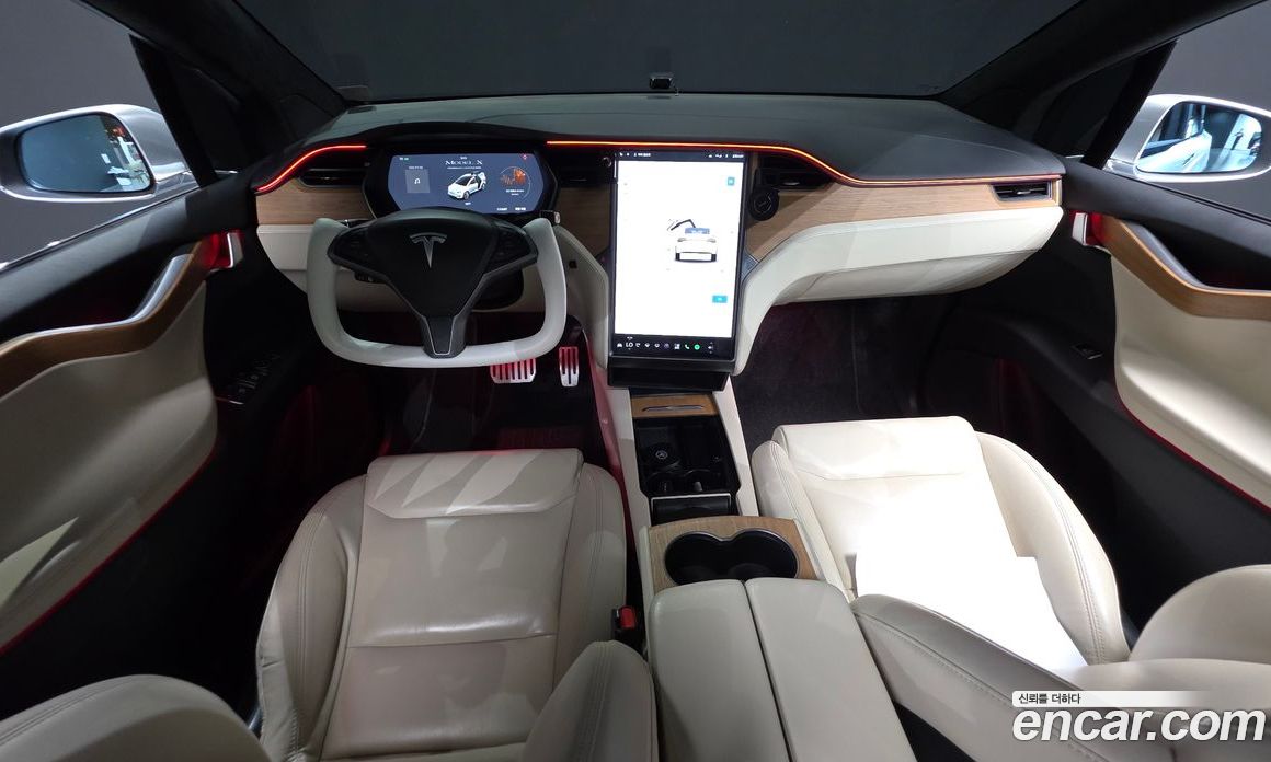 Tesla Model X фото 7