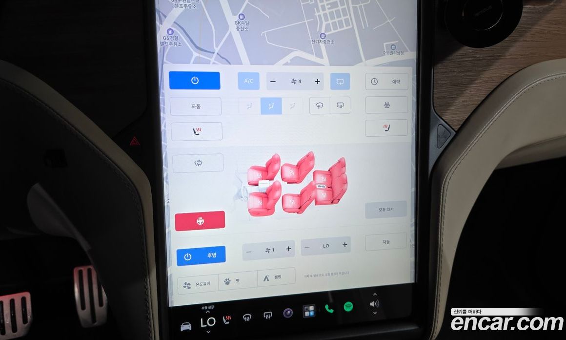 Tesla Model X фото 19