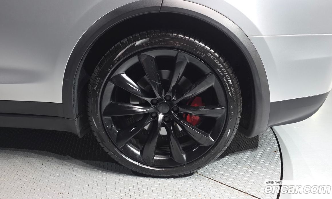 Tesla Model X фото 21