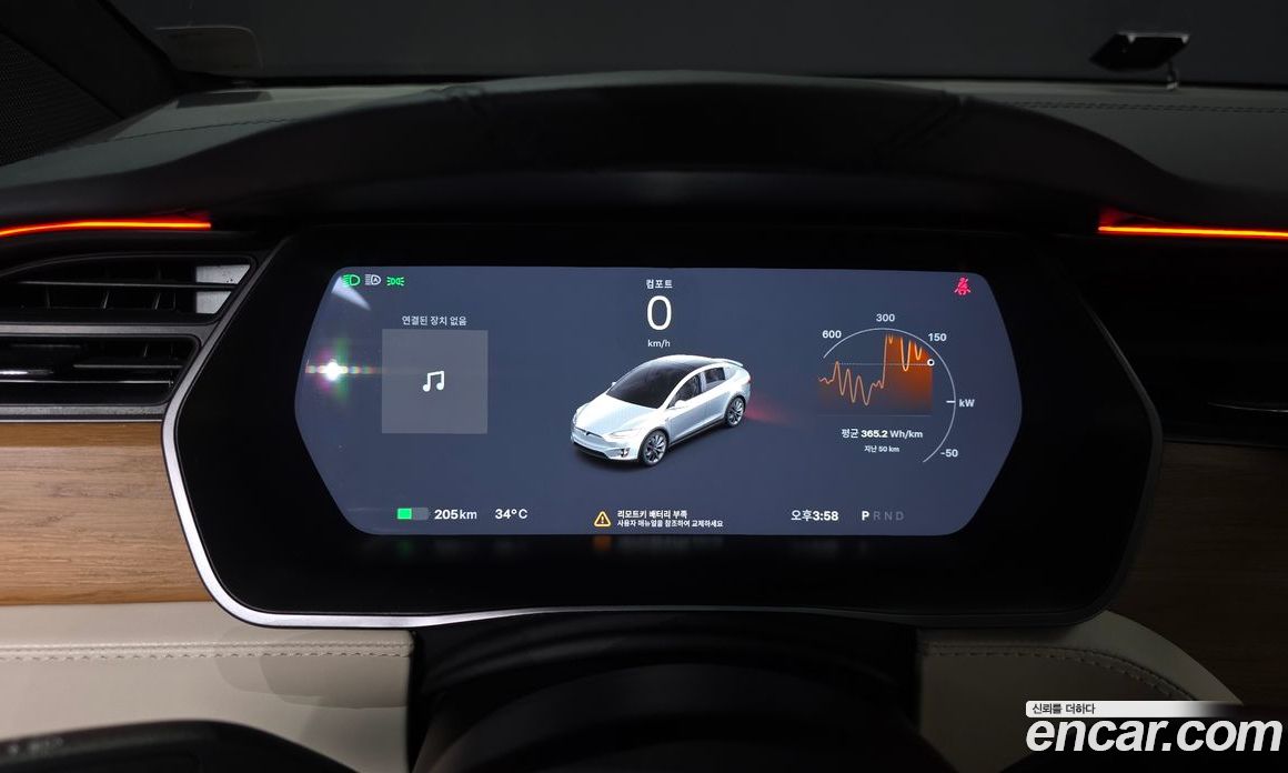 Tesla Model X фото 29