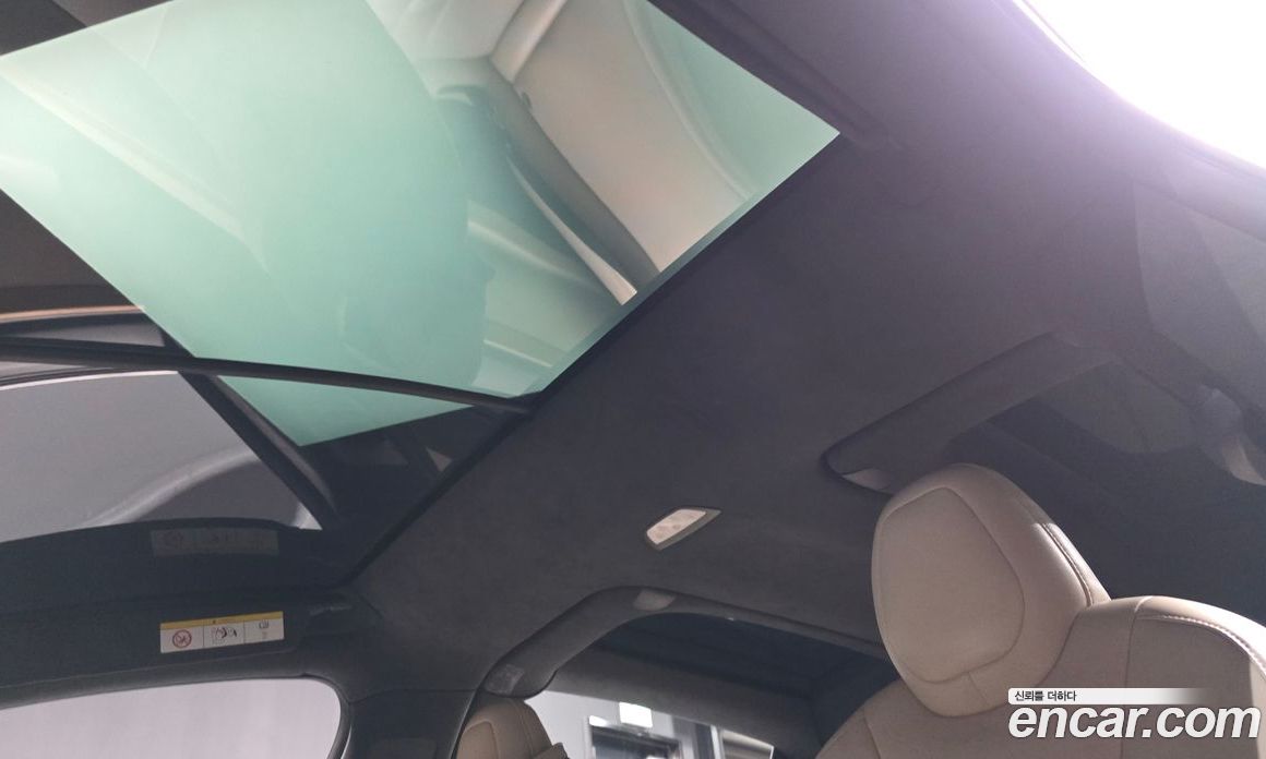 Tesla Model X фото 30