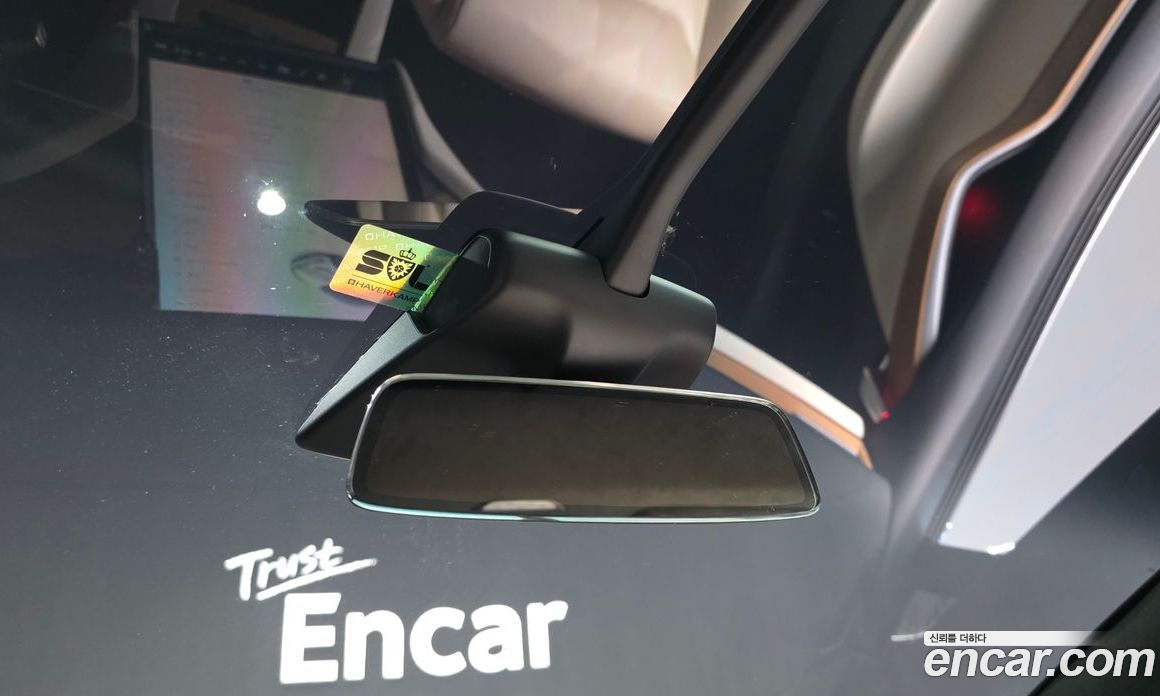 Tesla Model X фото 34