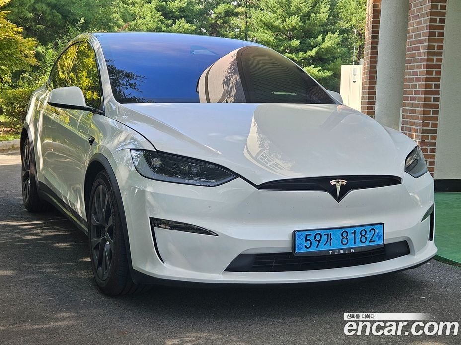 Tesla Model X фото 2