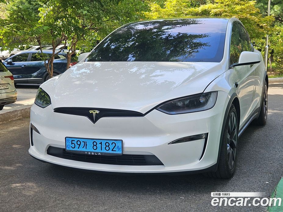 Tesla Model X фото 3