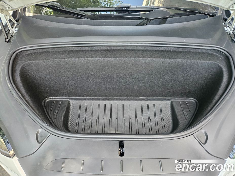 Tesla Model X фото 14
