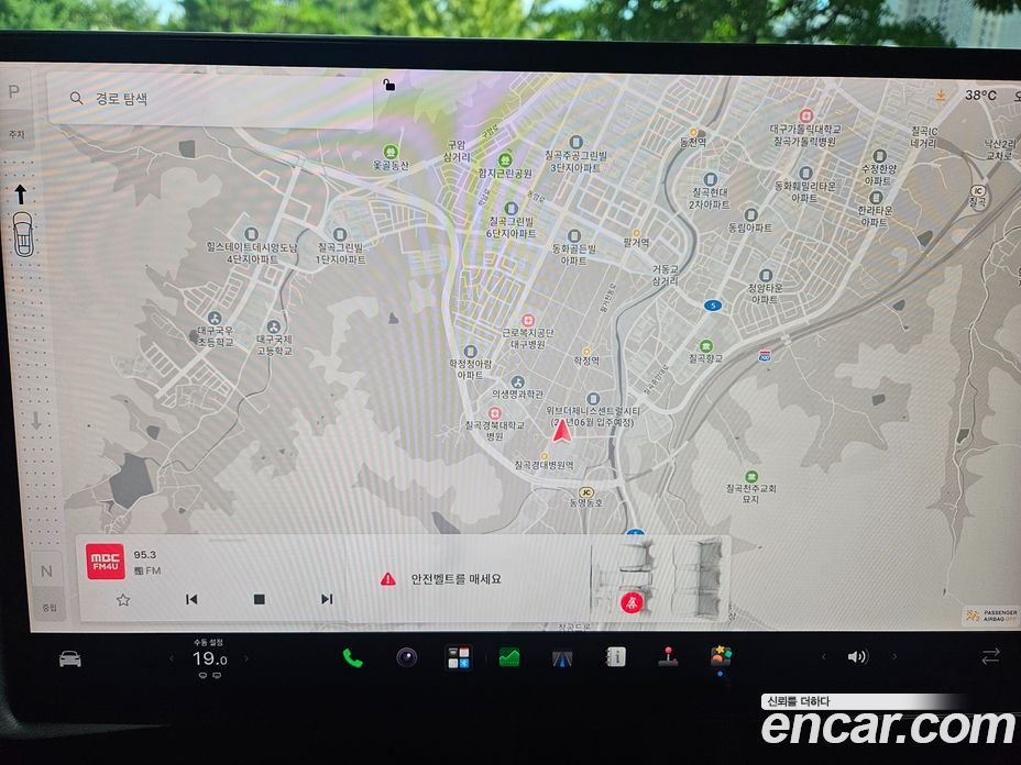 Tesla Model X фото 16