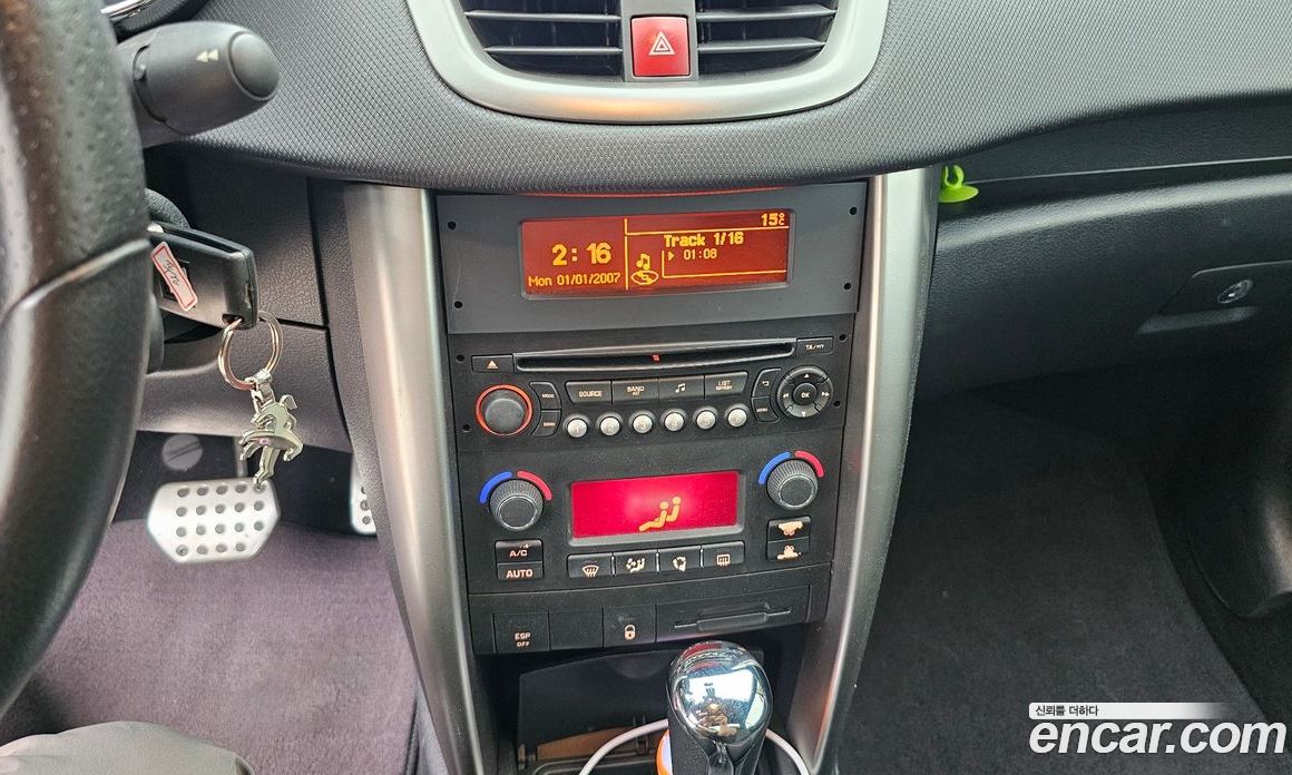 Peugeot 207CC фото 15