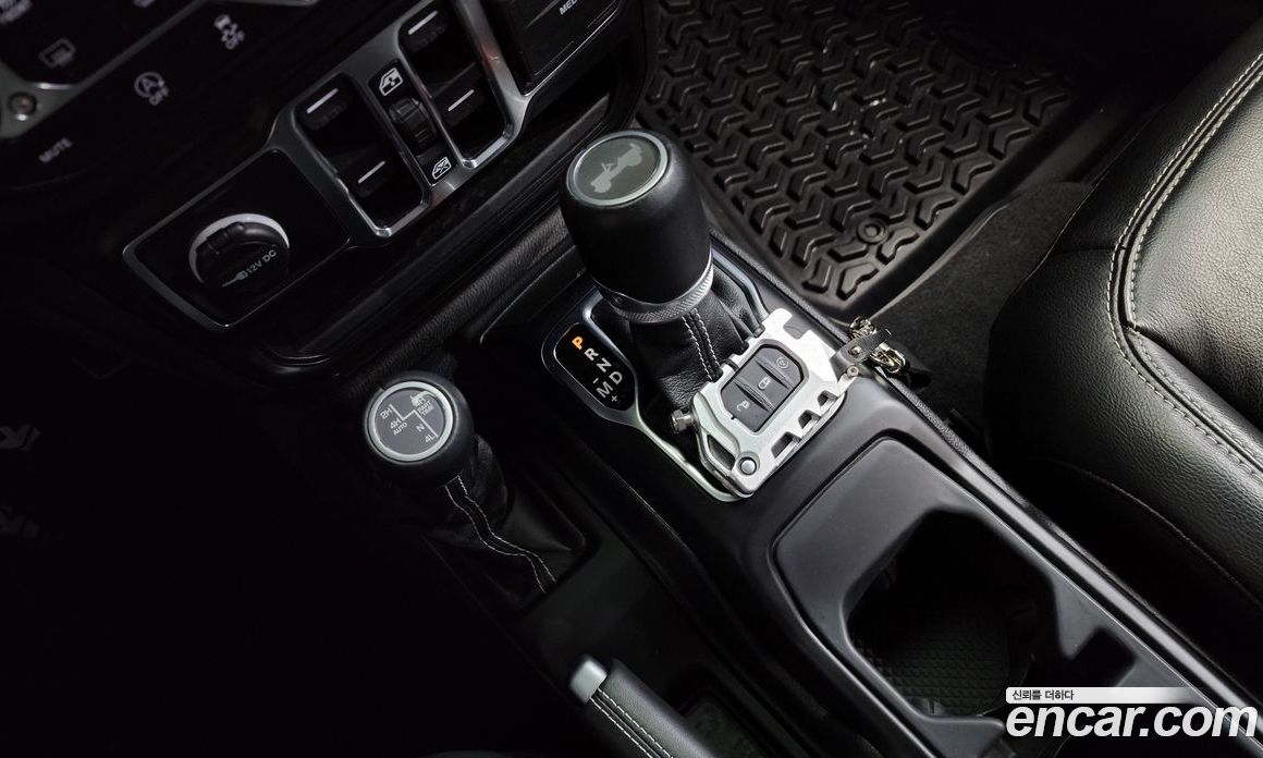 Jeep Wrangler (JL) фото 9