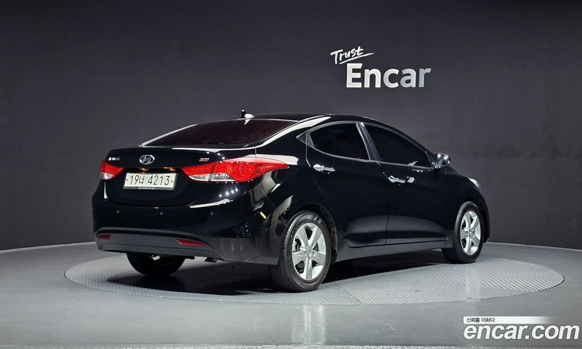 Hyundai Avante (MD) фото 2