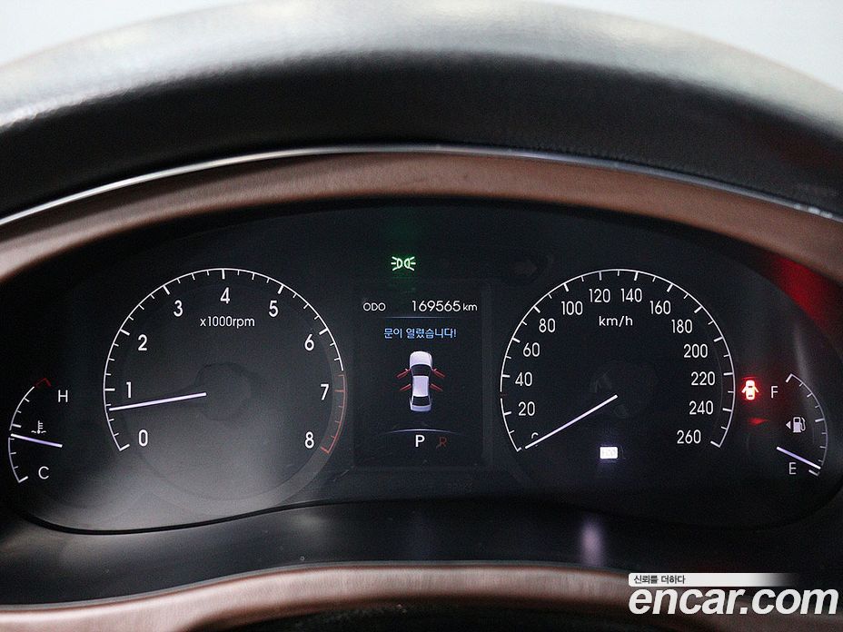 Hyundai Genesis фото 5