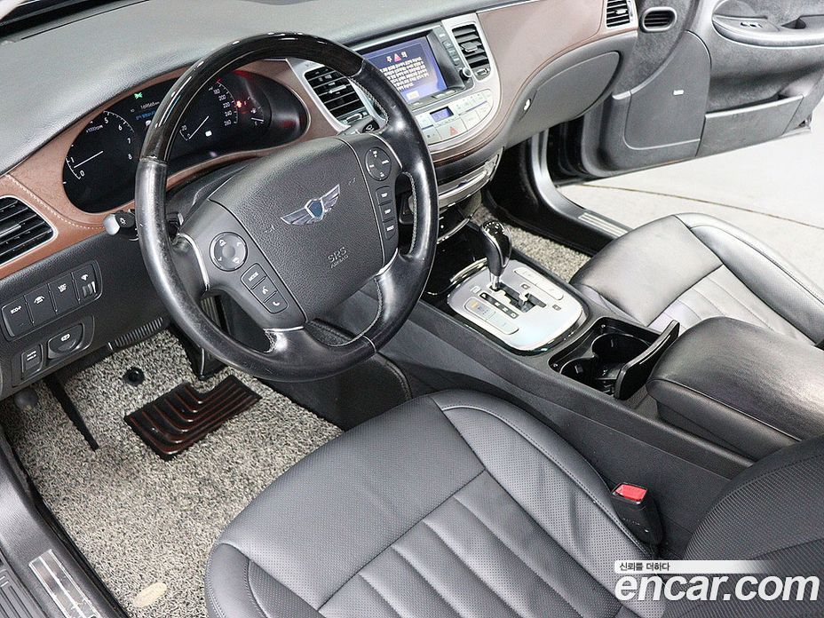 Hyundai Genesis фото 16