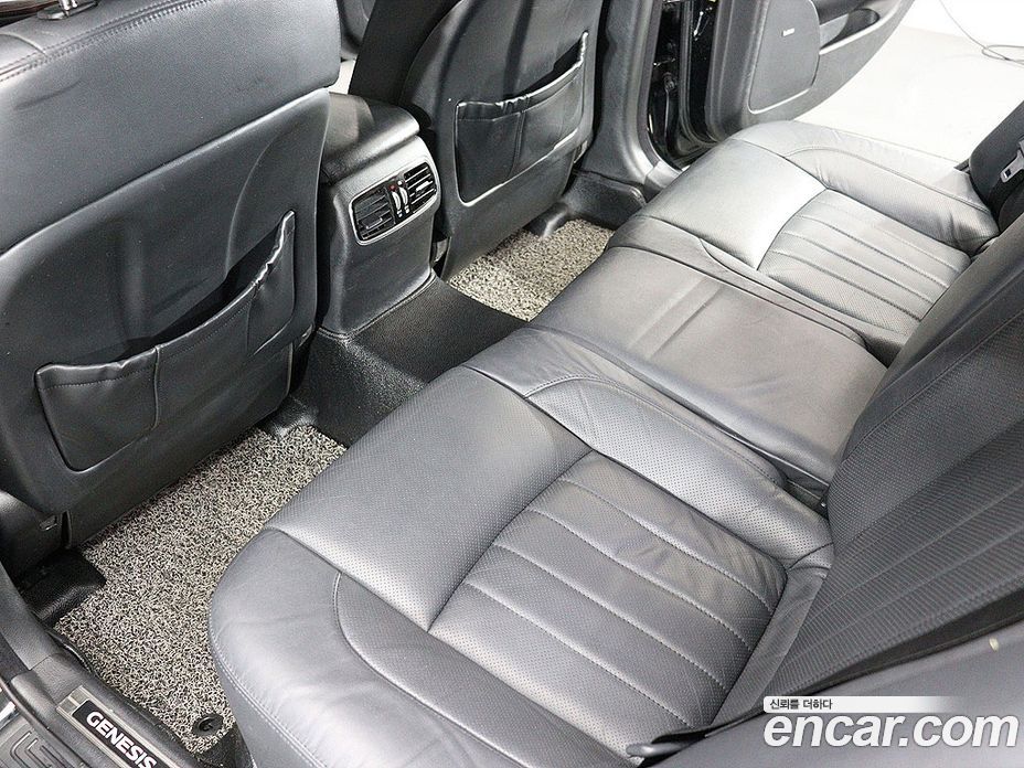 Hyundai Genesis фото 17