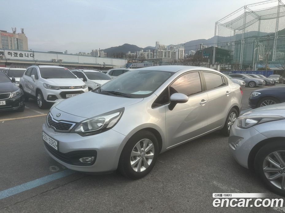 Kia Pride 3rd Gen фото 3