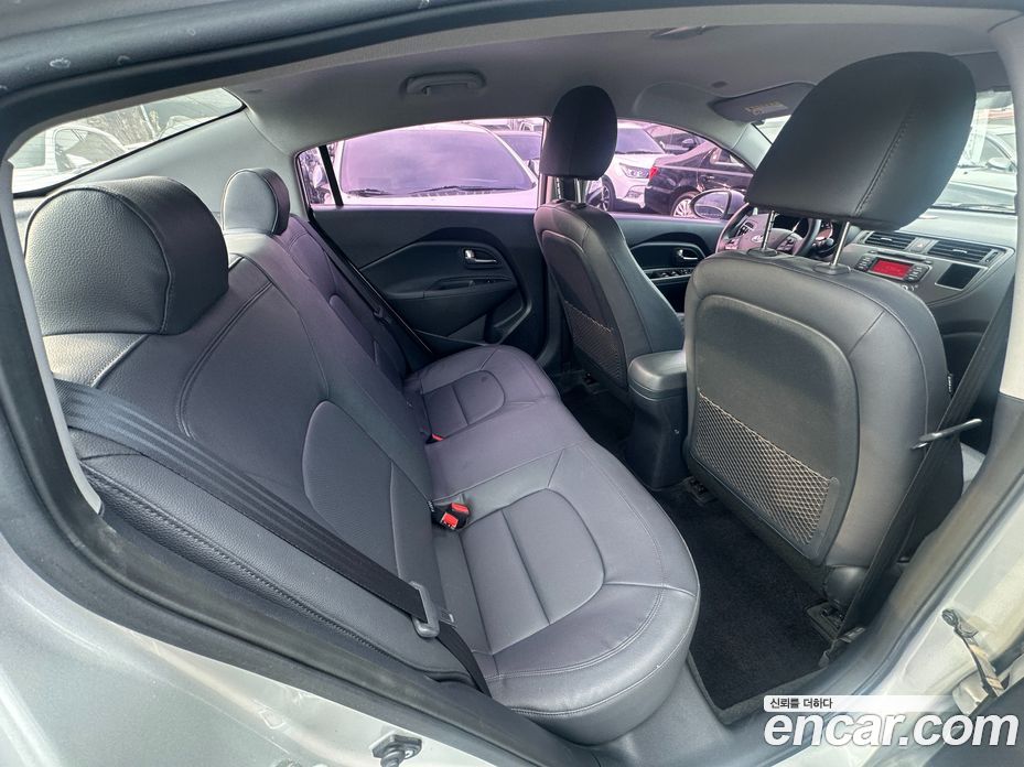 Kia Pride 3rd Gen фото 8