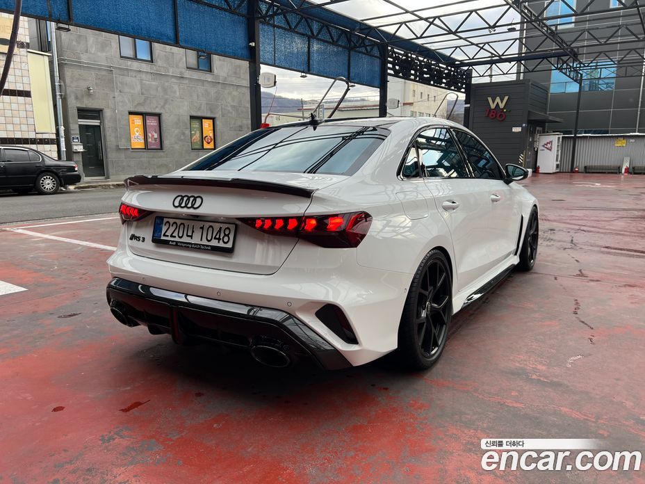 Audi RS3 (8Y) фото 2