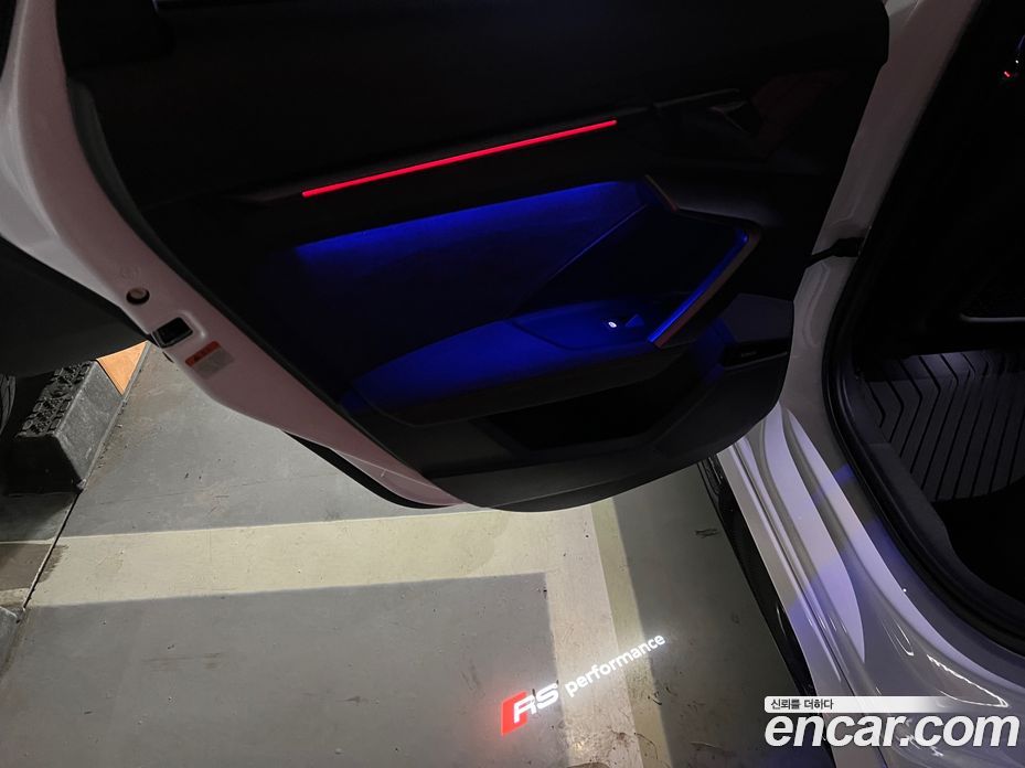 Audi RS3 (8Y) фото 9