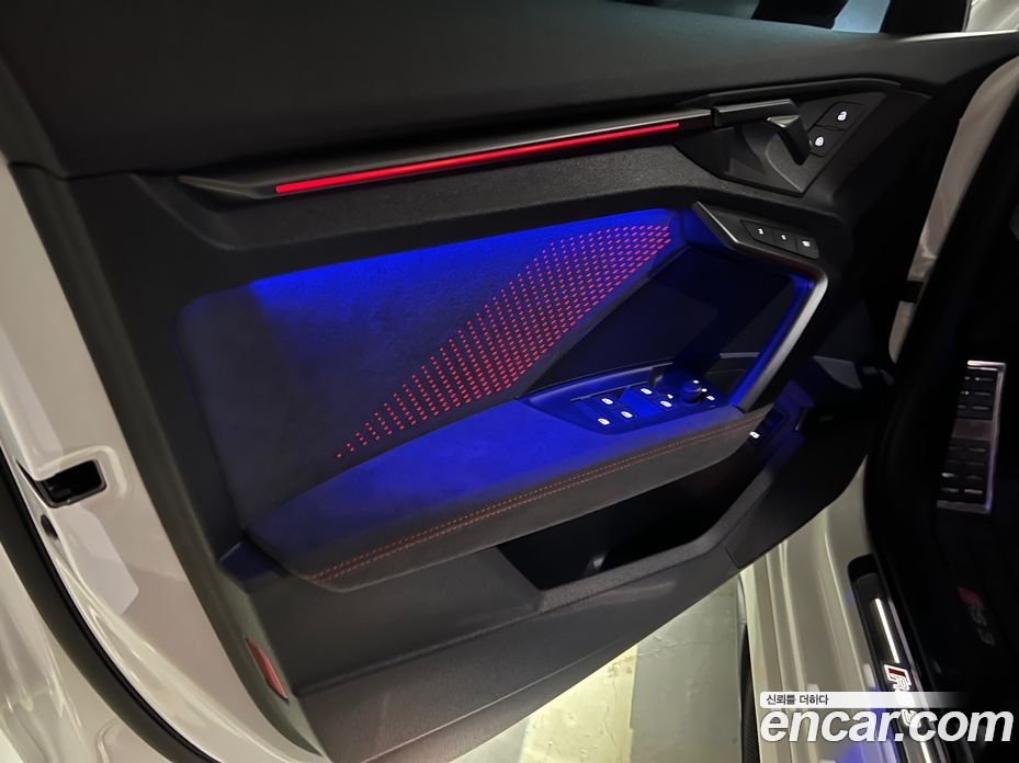 Audi RS3 (8Y) фото 12