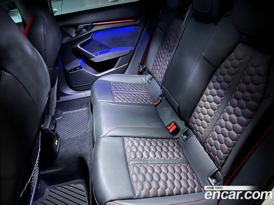 Audi RS3 (8Y) фото 13