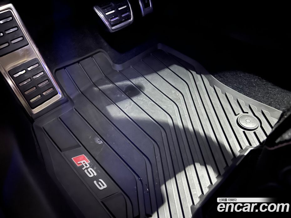 Audi RS3 (8Y) фото 16