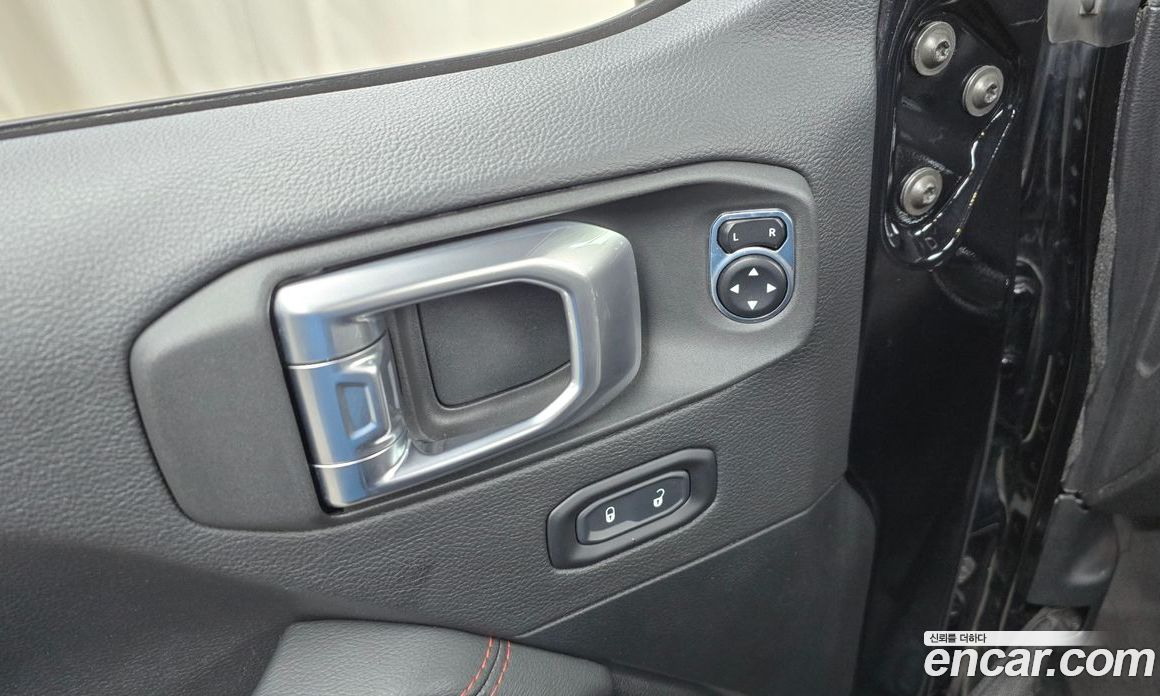 Jeep Wrangler (JL) фото 18