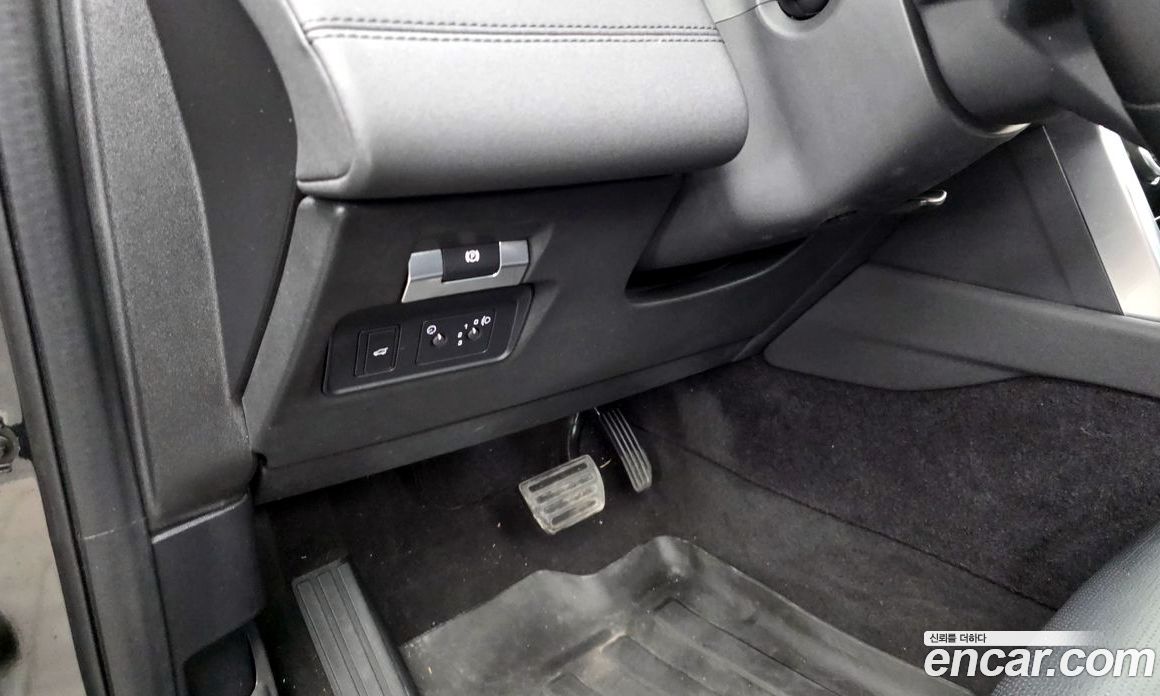 Land Rover Discovery Sport 2nd Gen фото 17