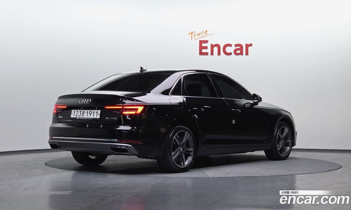 Audi A4 (B9) фото 2