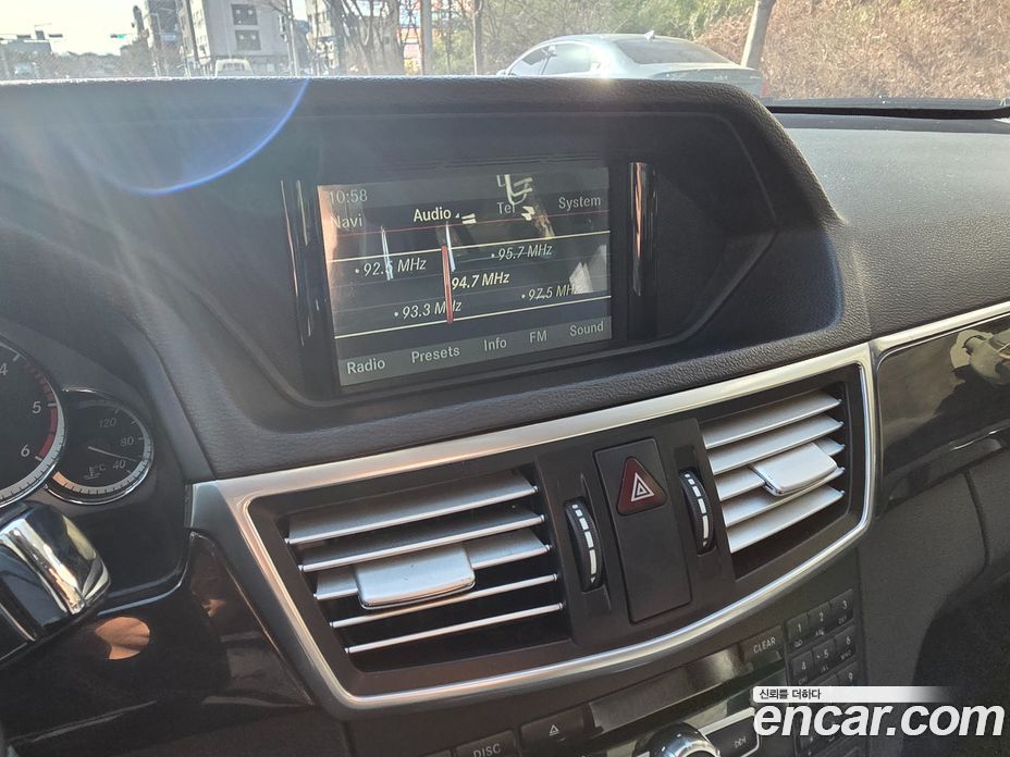 Mercedes-Benz E-Class W212 фото 10