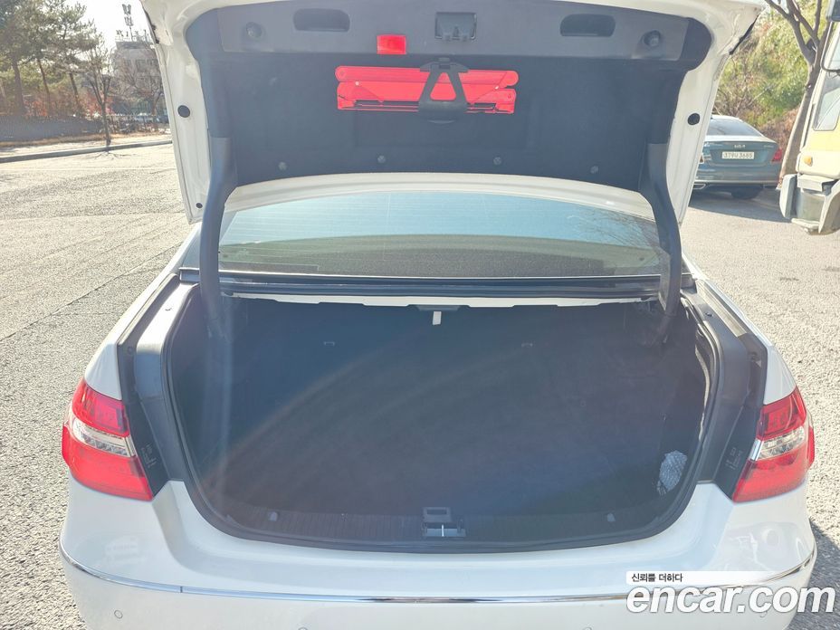 Mercedes-Benz E-Class W212 фото 19