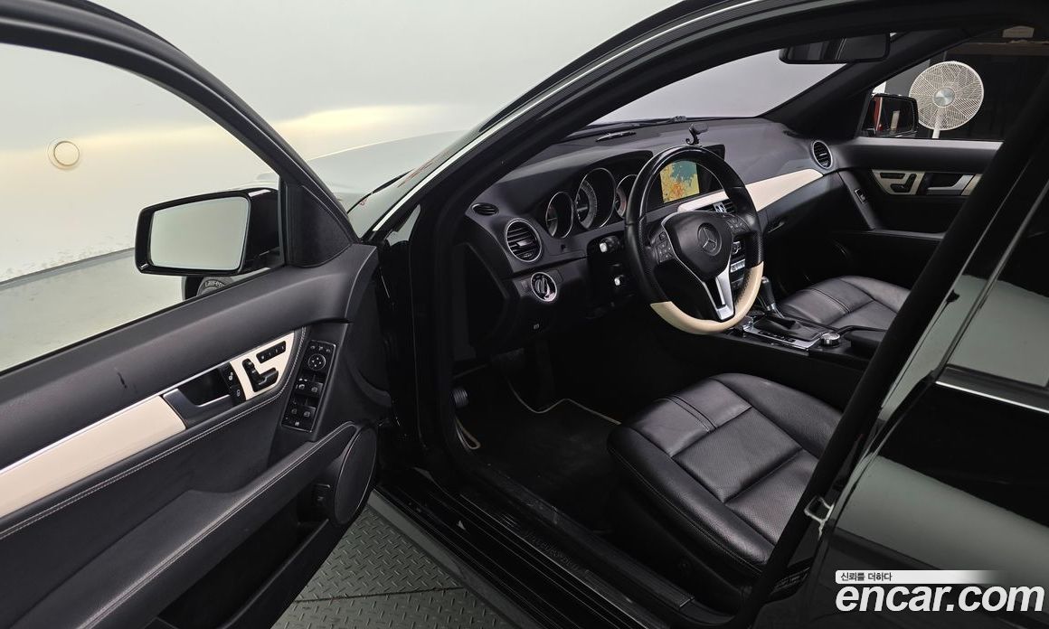 Mercedes-Benz C-Class W204 фото 11