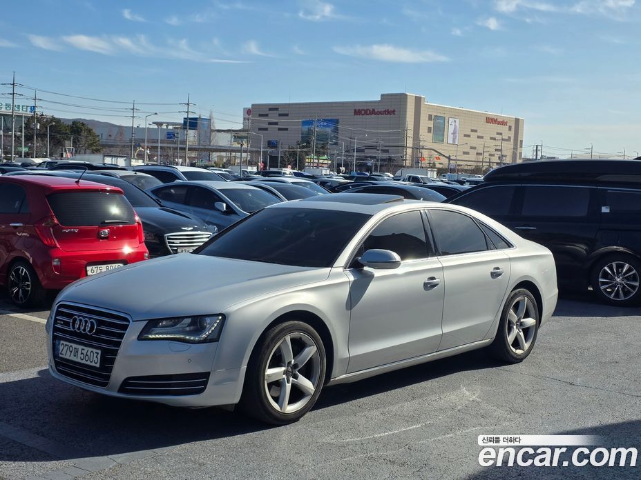 Audi A8 (D4)