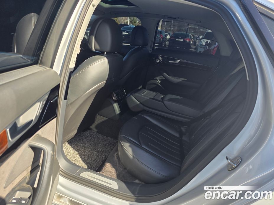 Audi A8 (D4) фото 6