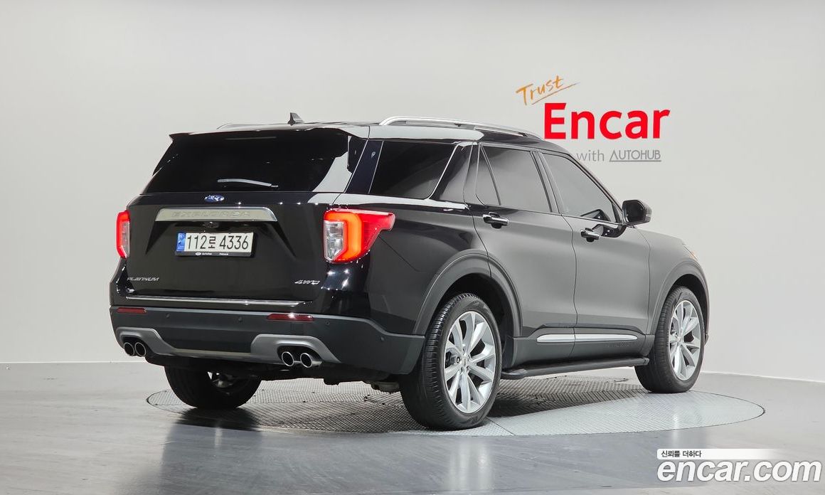 Ford Explorer 6th Gen фото 2