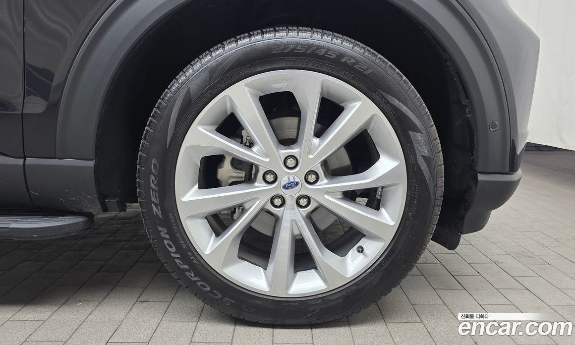 Ford Explorer 6th Gen фото 5
